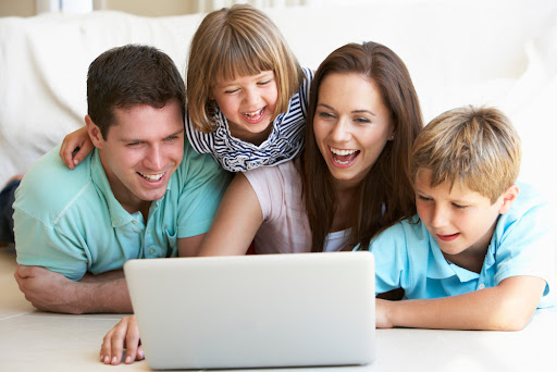 Lujonet internet en familia