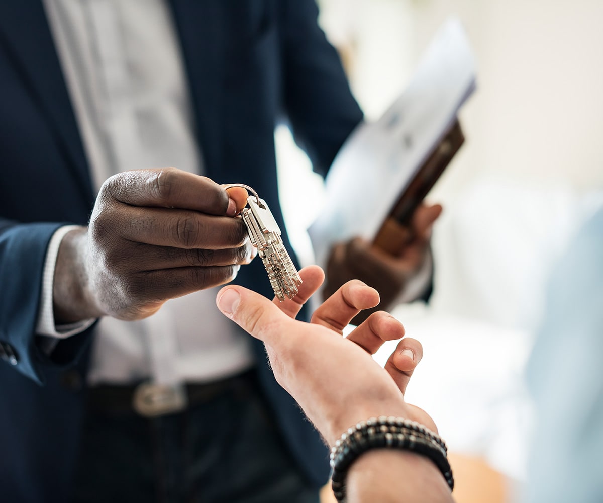 What Are The Other Roles Of Financial Advisor?